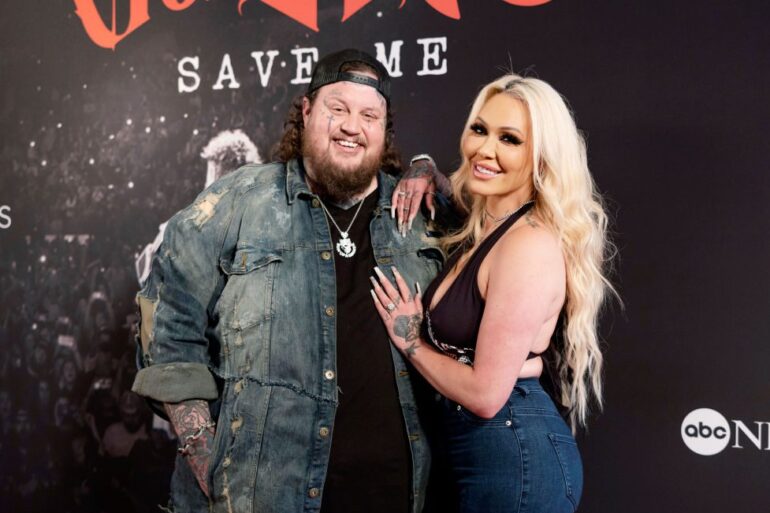 Jelly Roll Bunnie Xo country music