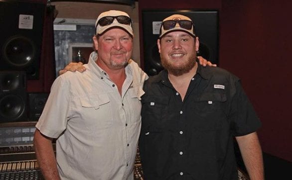 Tracy Lawrence, Luke Combs posing for a picture