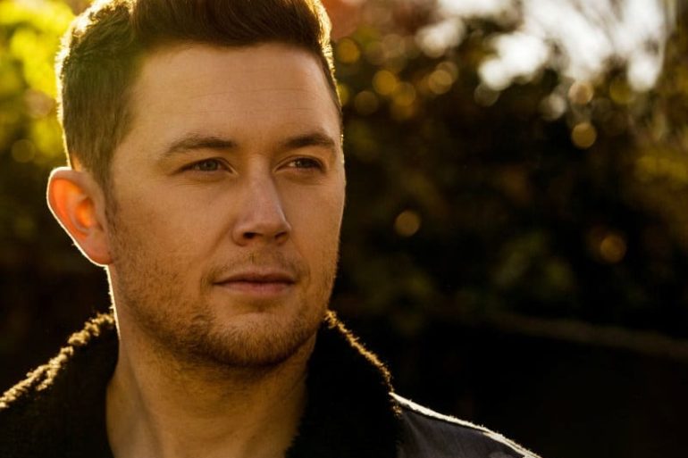 Scotty McCreery with a necklace
