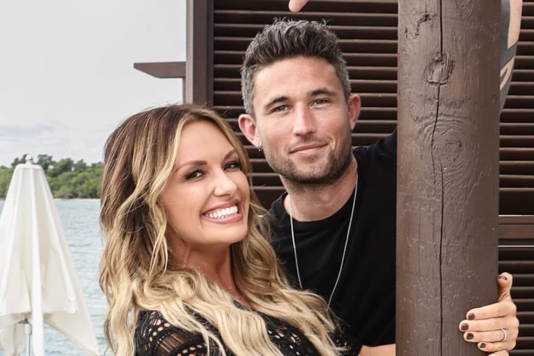 Michael Ray and woman posing for a picture