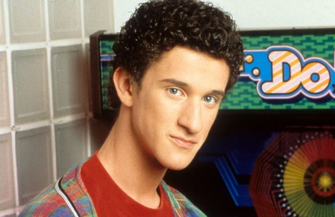 Dustin Diamond with a red shirt