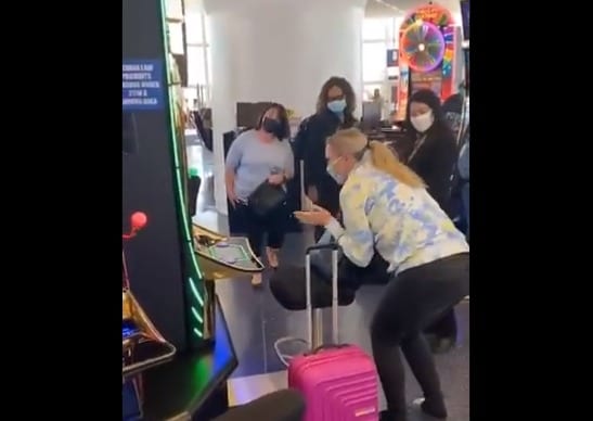 Leaving las vegas $, richer: tourist hits jackpot at airport slot machine