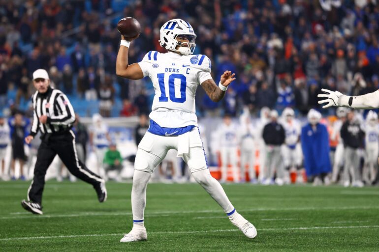 Duke quarterback Darian Mensah