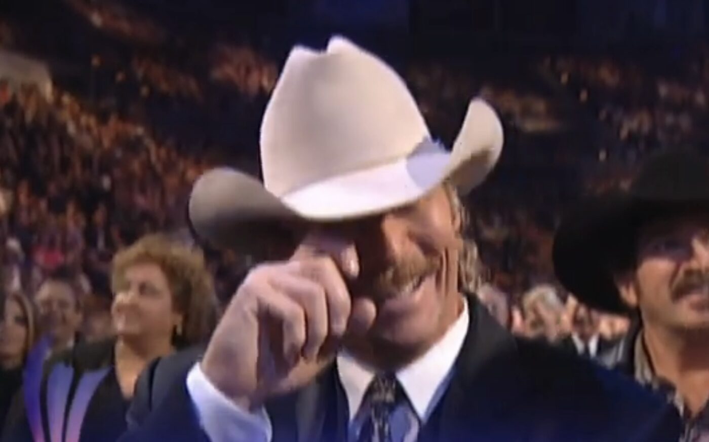 ACM Awards 2003: Alan Jackson Cracks Up As The Chicks Are Booed While Toby Keith Wins Entertainer Of The Year