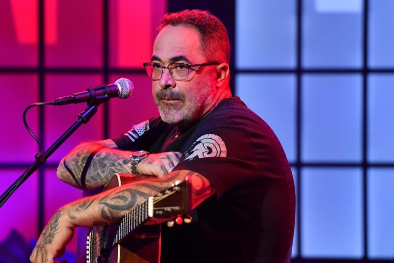 Aaron Lewis country music
