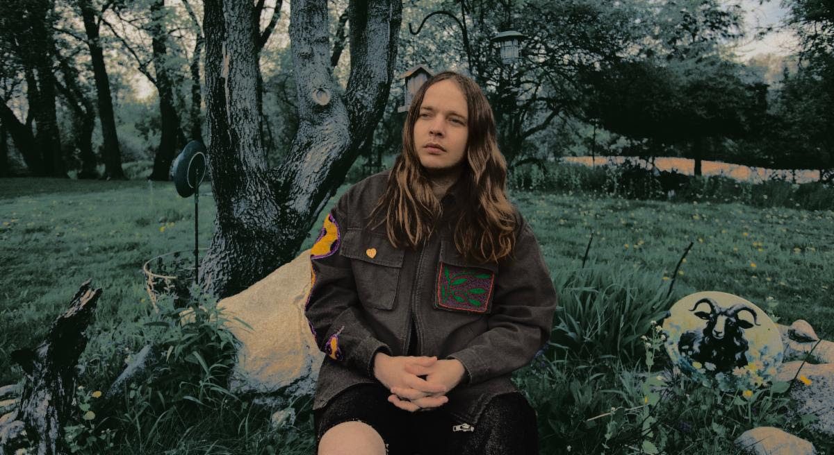 Billy Strings Honors His Late Mother With New Album, “So Much For Goodbyes”