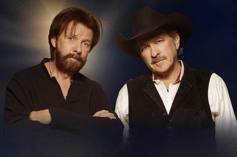 Kix Brooks, Ronnie Dunn posing for a picture