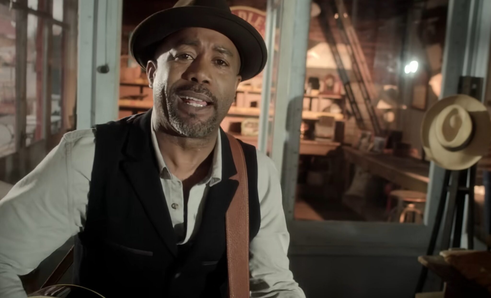 Darius Rucker’s “Wagon Wheel” Cover Becomes The Latest Country Song To Reach One Billion Streams On Spotify
