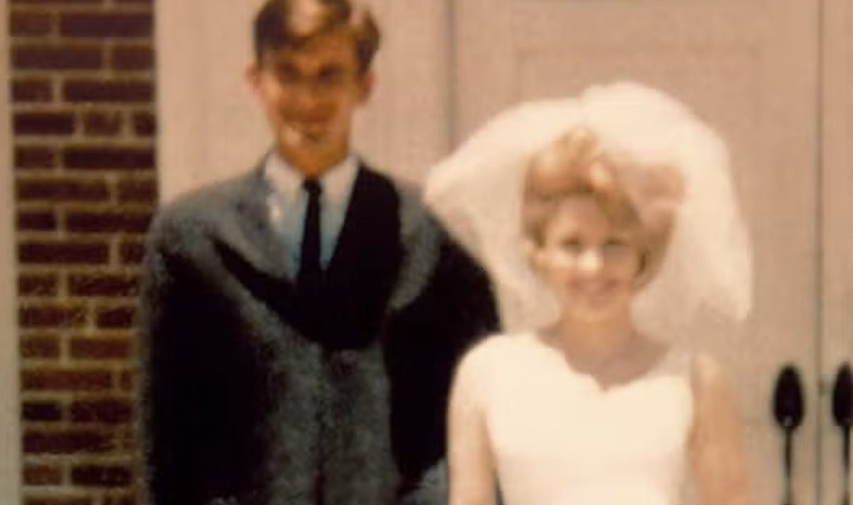 Carl Dean Gave A Rare Public Statement On His Love For Dolly Parton On Their 50th Anniversary: “That Was The Day My Life Began”