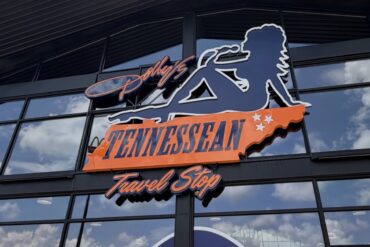 Dolly's Tennessean Travel Stop