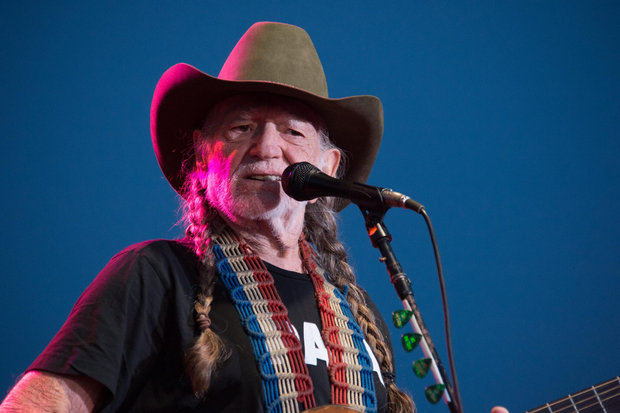Willie Nelson Fires Back After Fake Post Claims He's Fighting For His Life In The Hospital: “What A Joke” | Whiskey Riff