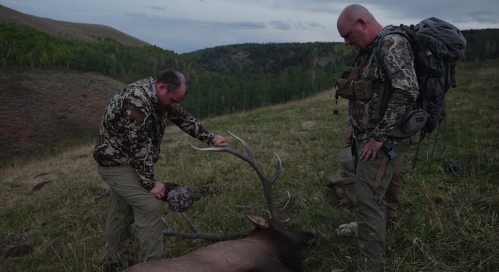 Luke Vickers Watch Luke Combs’ Emotional Reaction Immediately After Harvesting His ...