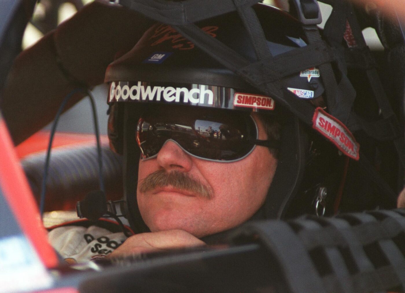 Dale Earnhardt Issued A Chilling Warning Just 20 Laps Before He Was Killed In The 2001 Daytona 500
