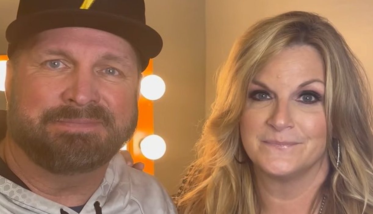 Video Of Garth Brooks & Trisha Yearwood Asking People To Donate Money To Ukraine Goes Viral For The 3rd Time, & The Internet Is Still Mad About It