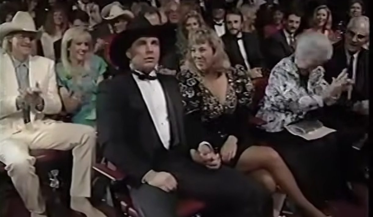 ACM Awards 1991: Garth Brooks Doesn’t Move A Muscle After Winning His First Entertainer Of The Year Award
