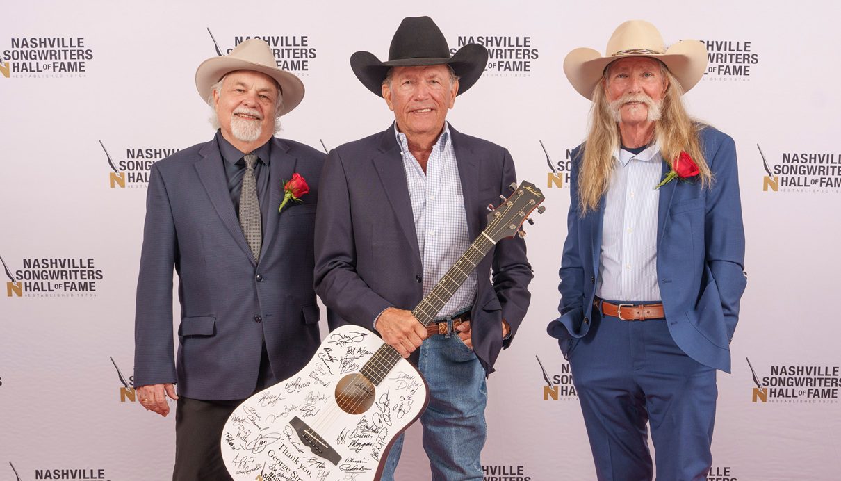 “They Made My Career”: George Strait Gives All The Credit To His Songwriters While Accepting The Rare “Career Maker” Award At The Nashville Songwriters Hall Of Fame