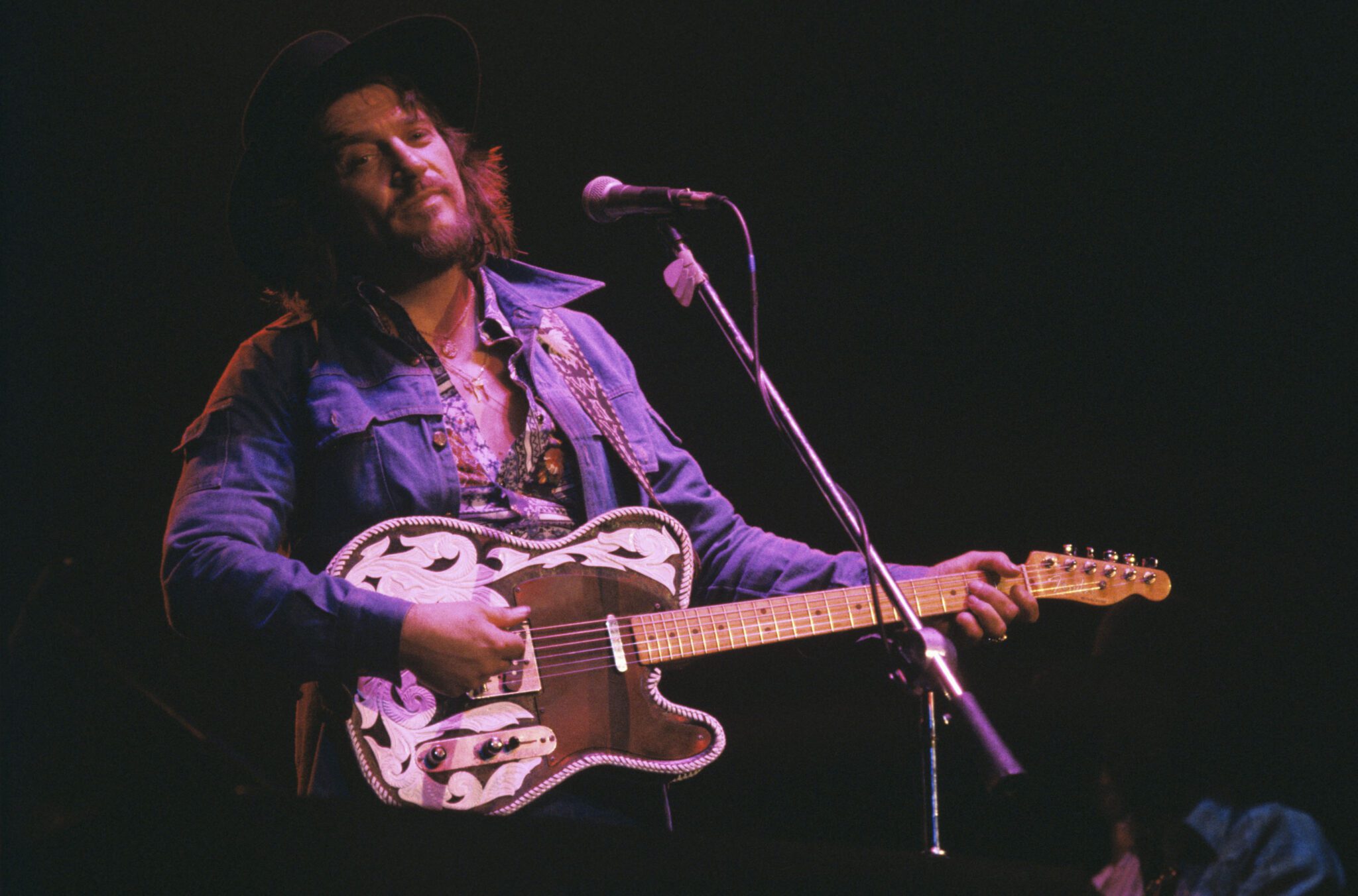 Honoring Waylon Jennings On His Birthday With Some Of The Best Stories He  Ever Told | Whiskey Riff