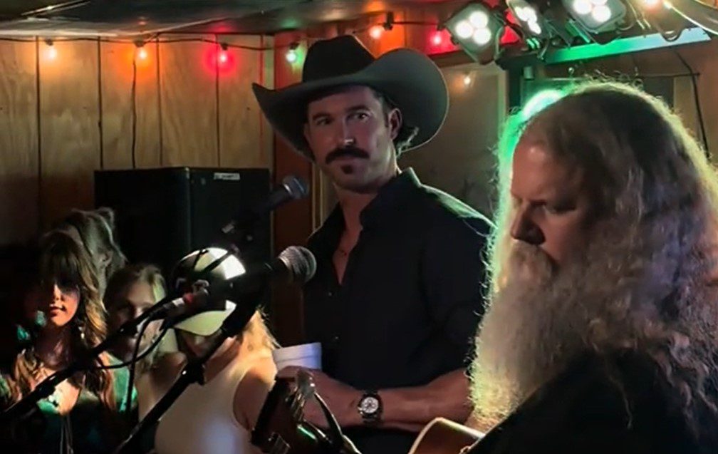 WATCH: Riley Green Dedicates “High Cost Of Living” Duet With Jamey Johnson To His Mom