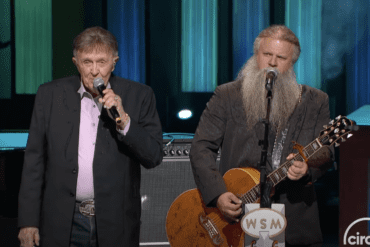 Jamey Johnson, Bill Anderson are posing for a picture