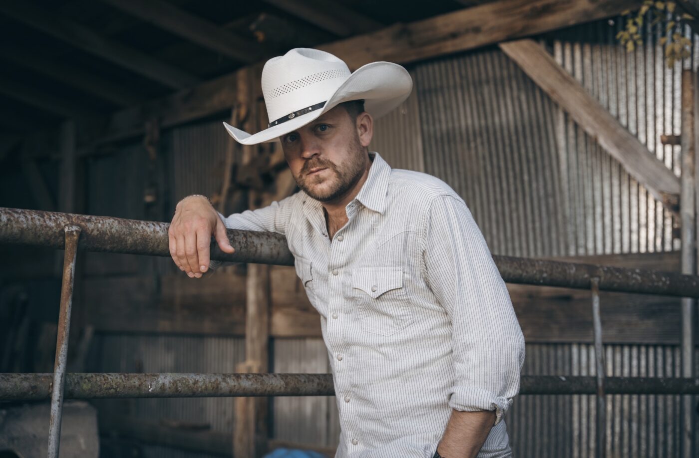 Justin Moore Announces He’s Stepping Away From Touring “For A Short Period” To Focus On His Health