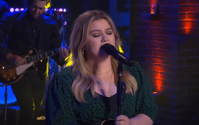 Kelly Clarkson country music