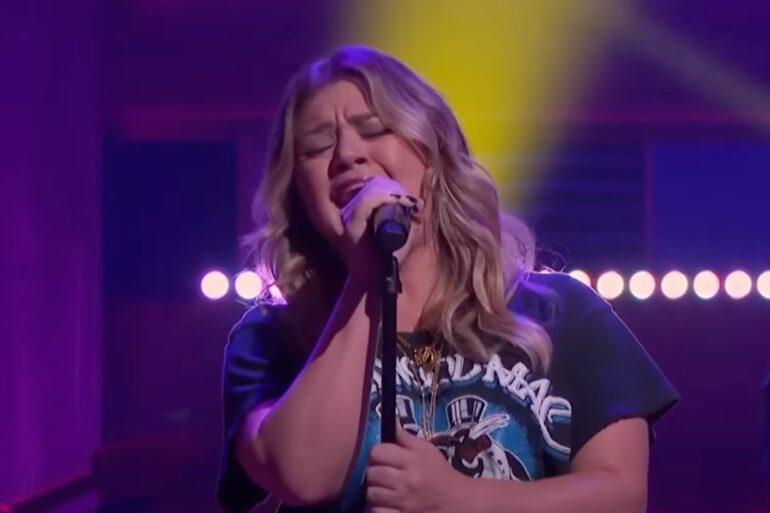 Kelly Clarkson country music