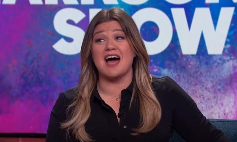 Kelly Clarkson with her mouth open