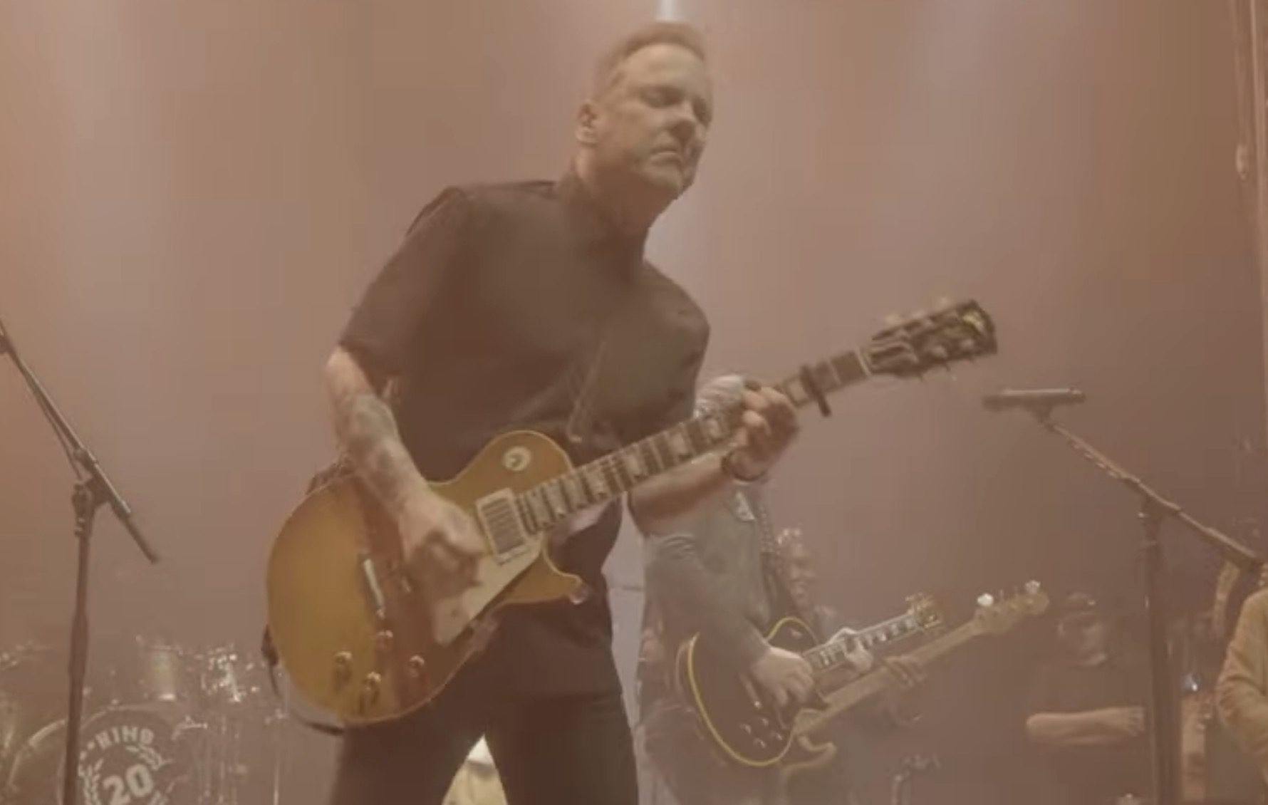 Actor & Country Singer Kiefer Sutherland Becomes The Latest Artist To Cancel His Tour – And Admits It’s Due To Low Ticket Sales Actor & Country Singer Kiefer Sutherland Becomes The Latest Artist To Cancel His Tour – And Admits It’s Due To Low Ticket Sales