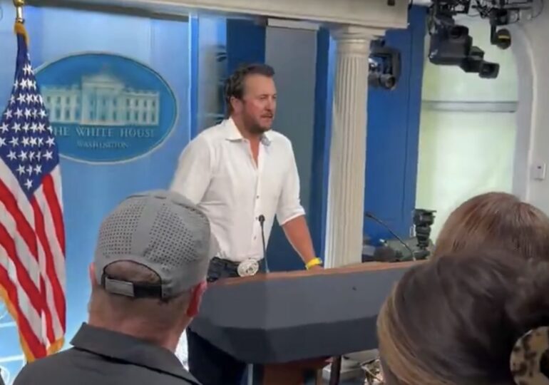 Luke Bryan White House