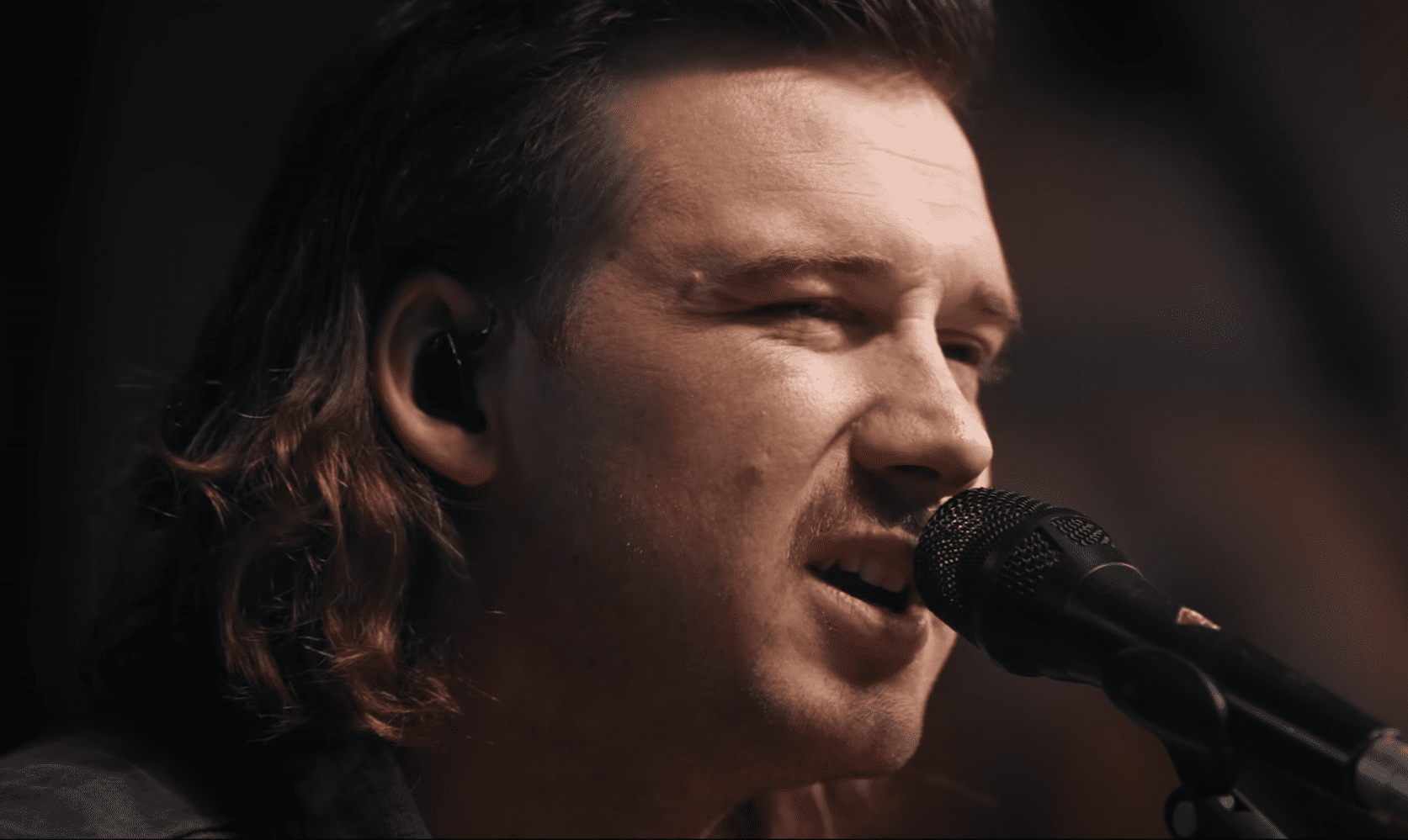 Wallen Is Back On The Country Airplay Chart, “Sand In My Boots
