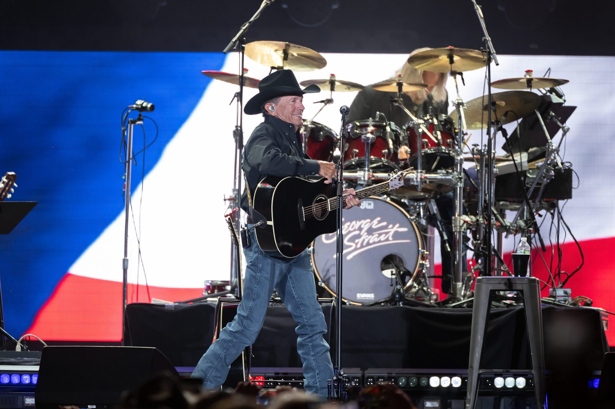 George Strait Sets Back-To-Back Attendance Records At Milwaukee’s