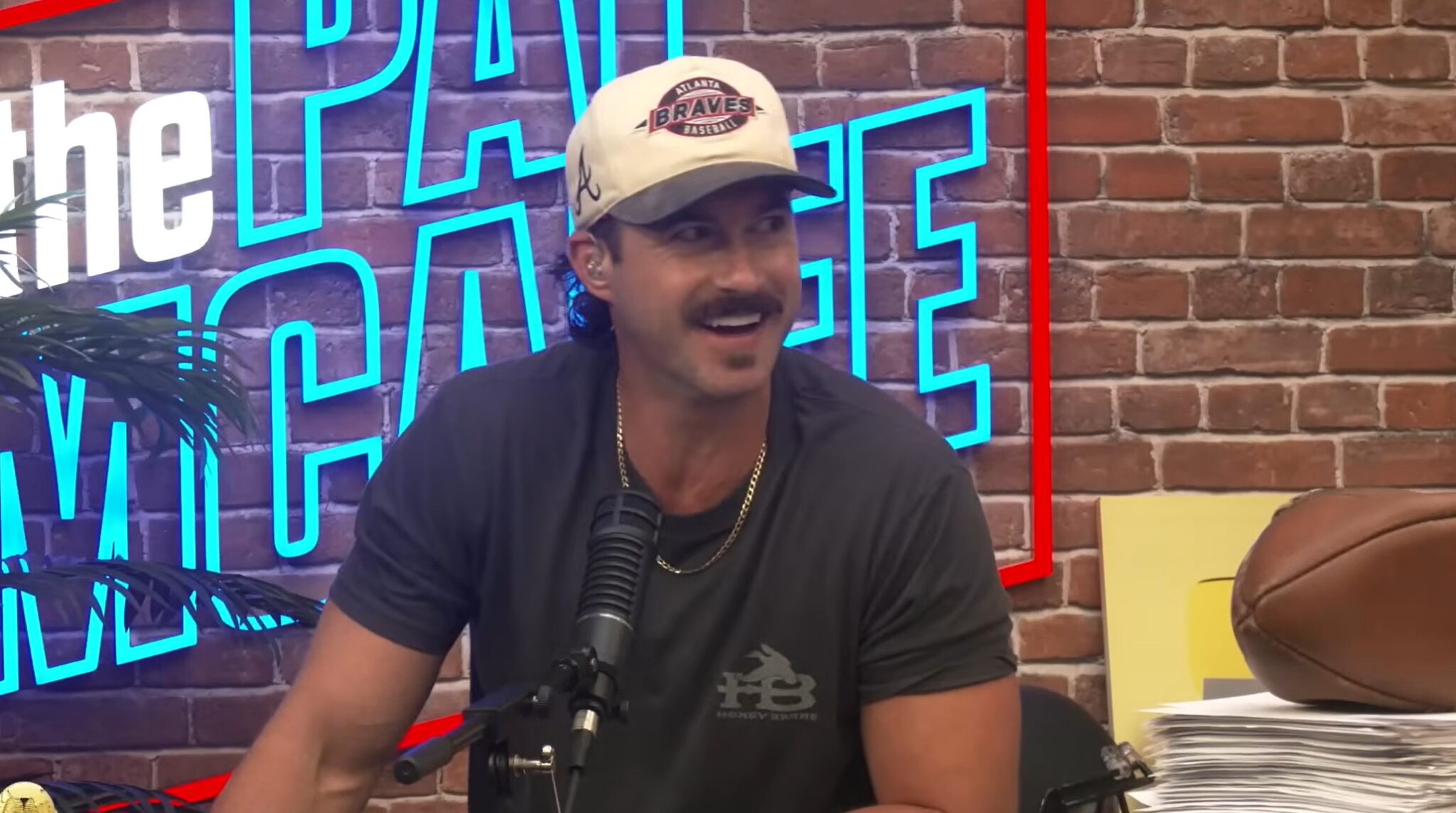 “I’m Dr. Green” — Riley Green Jokes About Having A Doctorate Degree From Jacksonville State Even Though He Never Graduated