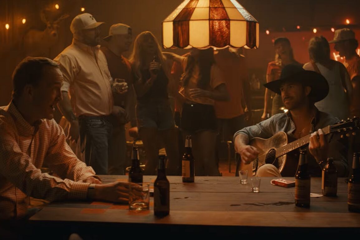 Riley Green & Peyton Manning Team Up For A Surprise Duet Ahead Of The ...