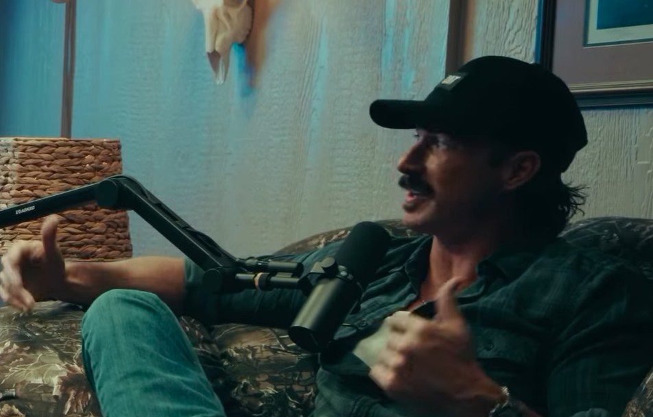 Riley Green Finally Addresses Megan Moroney Dating Rumors, Says He’s “Pretty Damn Single”