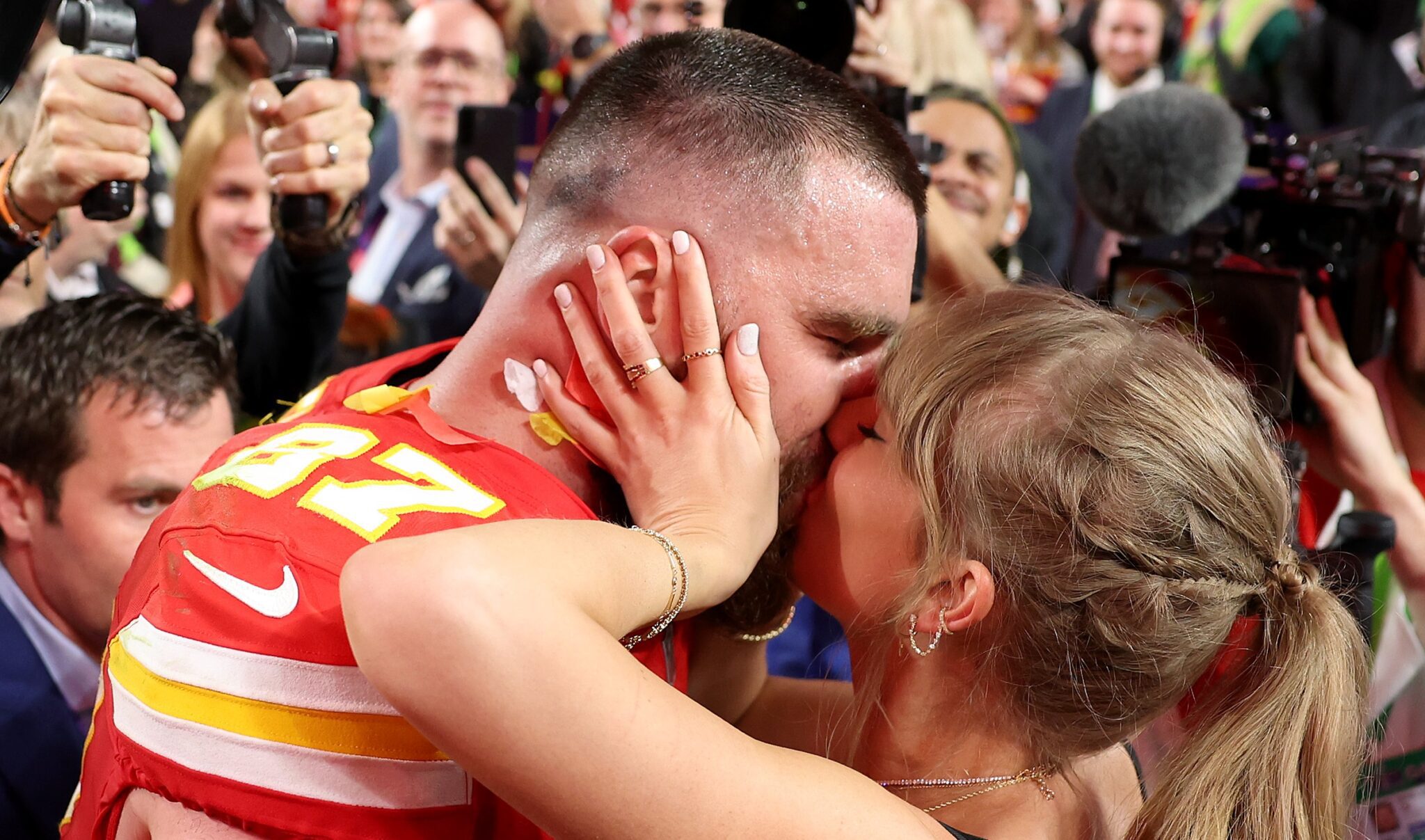 Taylor Riff Taylor Swift Has Reportedly Written “At Least Two Songs” About Travis ...