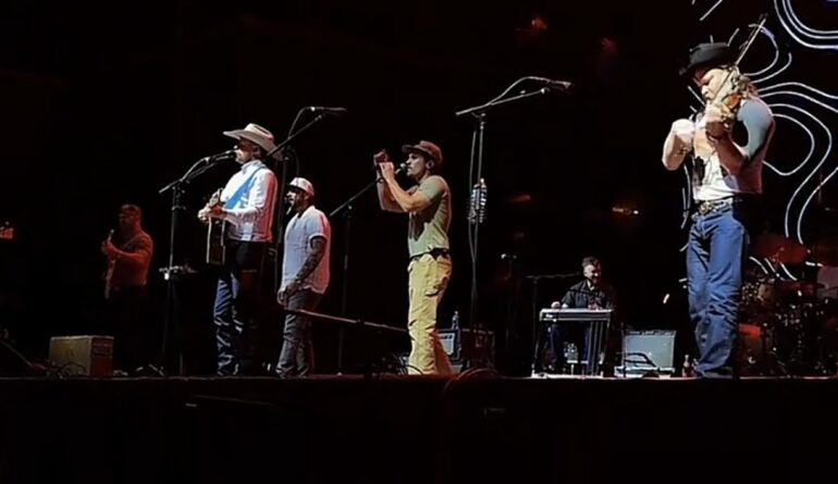 Turnpike Troubadours and Muscadine Bloodline