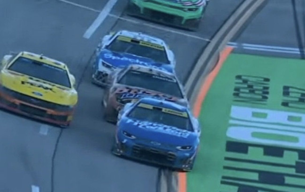 NASCAR Explains Why Kyle Larson Wasn’t Penalized For Going Below The Yellow Line At Talladega But Fans Aren’t Buying It