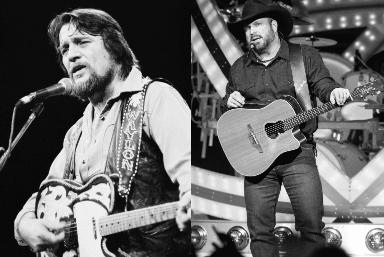 Waylon Jennings, Garth Brooks are posing for a picture