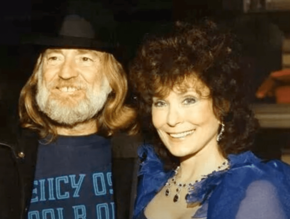 Loretta Lynn Talks About The First Time She Met Willie Nelson: “He Was One  Of The Most Handsomest Men I'd Ever Seen” | Whiskey Riff