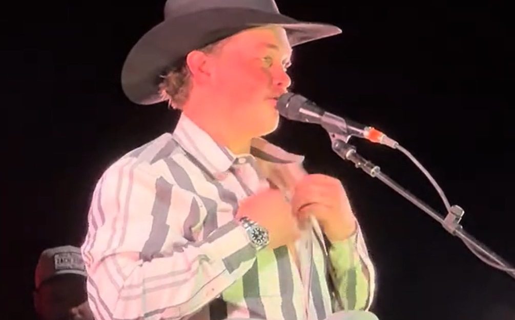 Zach Top Drives The Women Wild Unbuttoning His Shirt On Stage: “I Need Him Biblically”