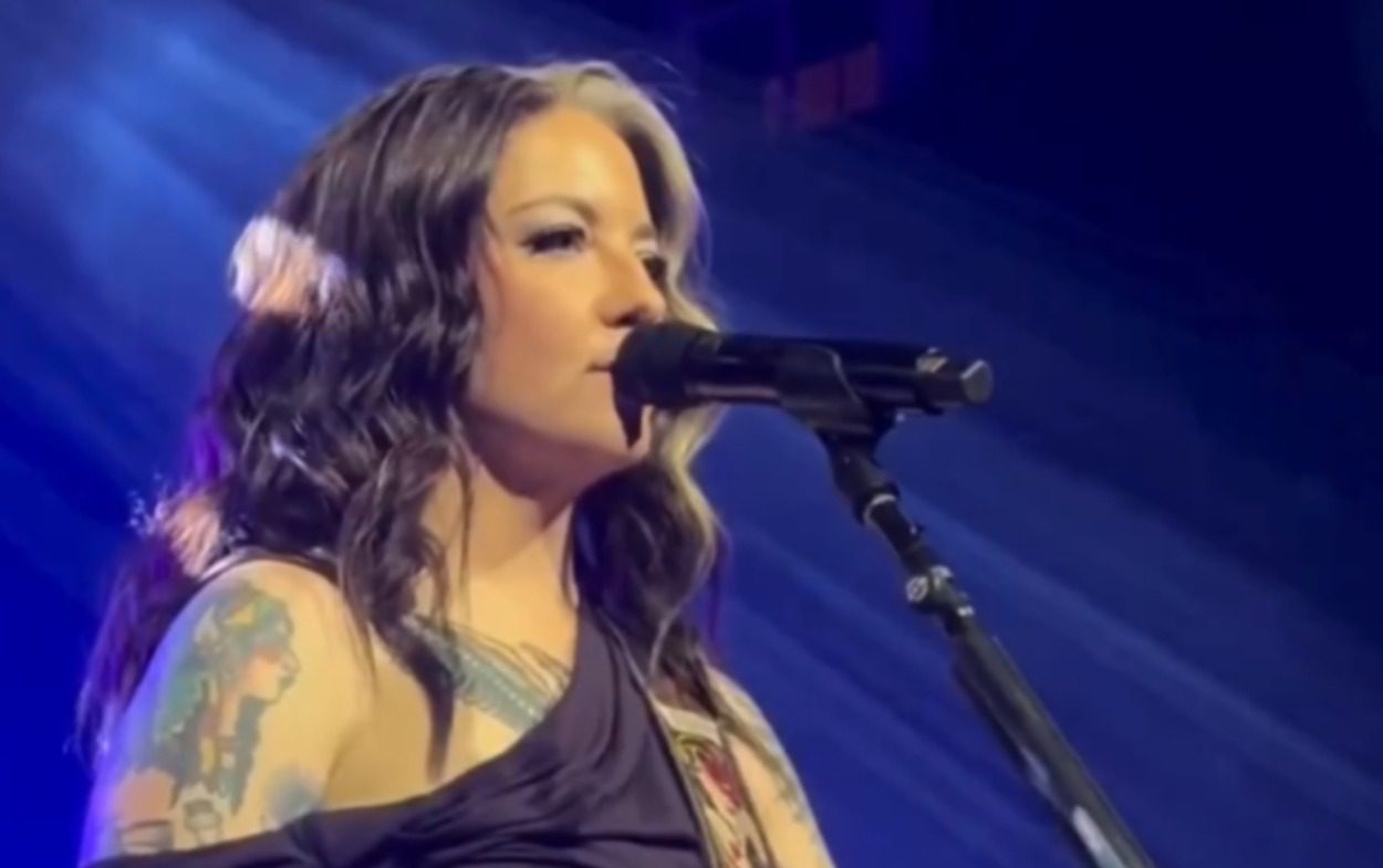 Ashley McBryde Kept A ChapStick Dolly Parton Gave Her For 20 Years: “Only Use It On Special Occasions”