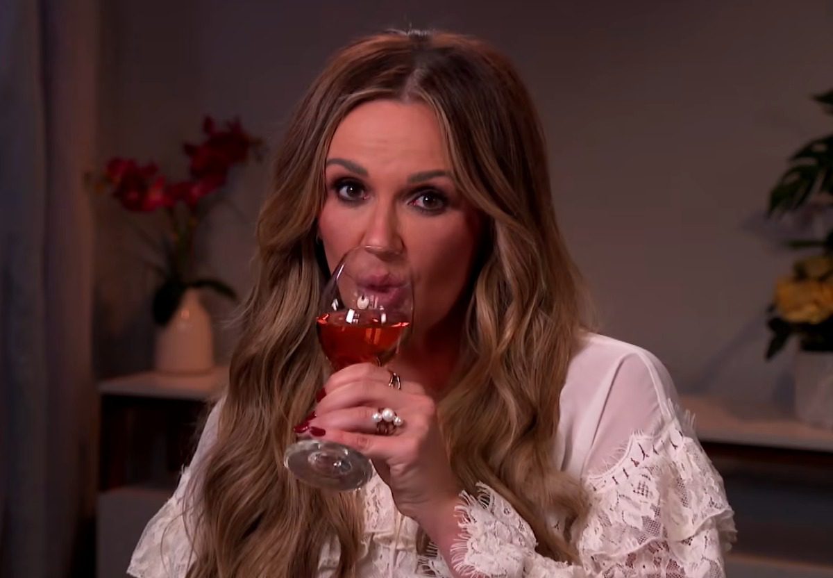 “I Overserved Myself” — Carly Pearce Reveals Concert She “Should’ve” Canceled For Being Too Drunk