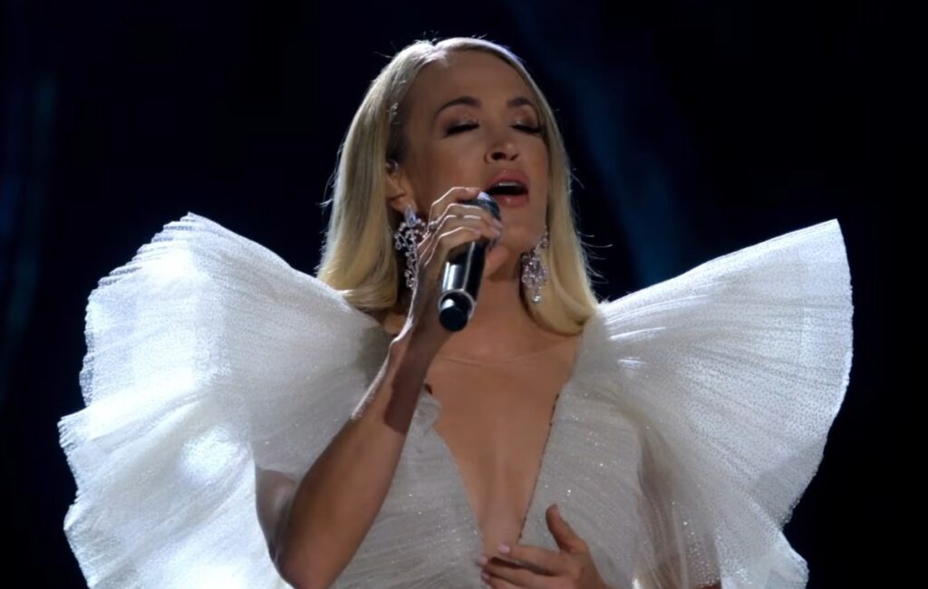 Stunning Carrie Underwood The First Noel Videos Imagesnull