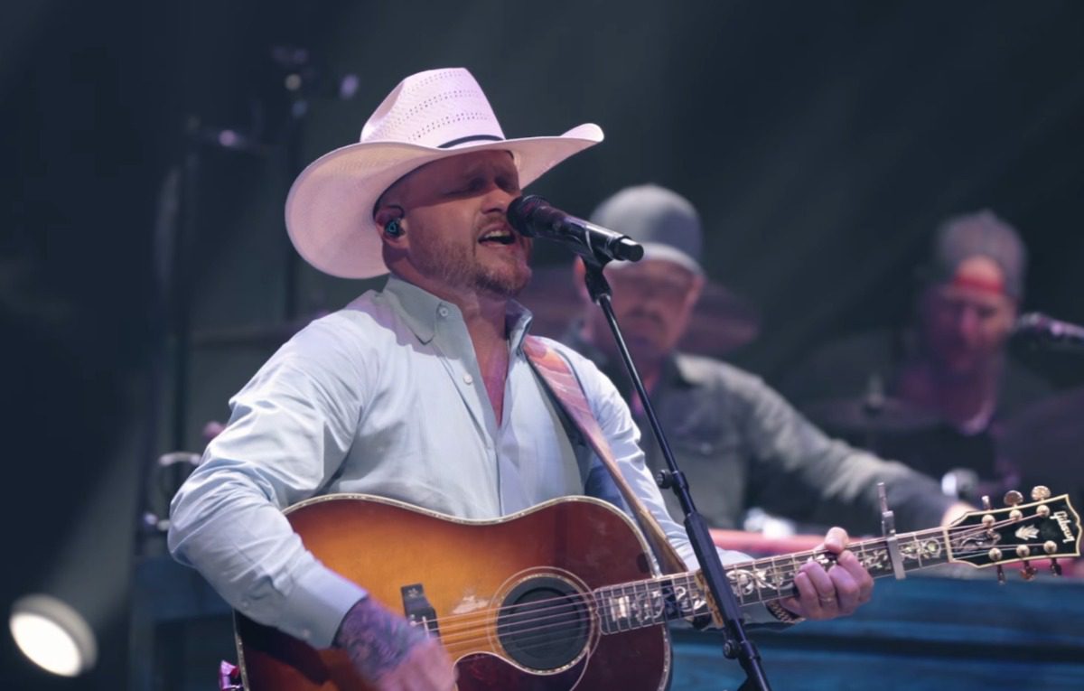 Cody Johnson Reveals Tracklist For Upcoming Album, ‘Banks Of The Trinity’, During Live Concert