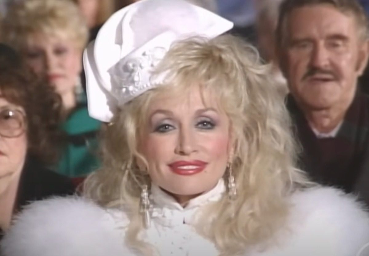 Dolly Parton’s Nostalgic 1990 Christmas Special Is A Must-Watch This Holiday Season
