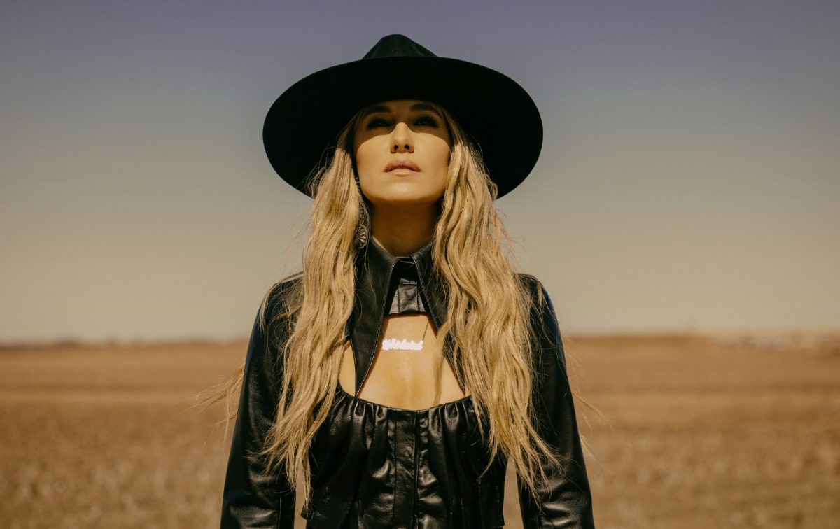 Lainey Wilson Announces 2025 ‘Whirlwind’ Tour Featuring Ernest, Muscadine Bloodline, Kaitlin Butts & More