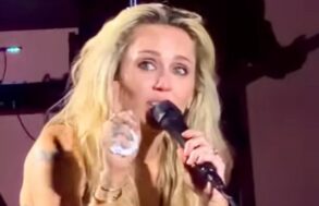 “This Memory Is Gold To Me” — Miley Cyrus Tears Up Remembering Dolly ...