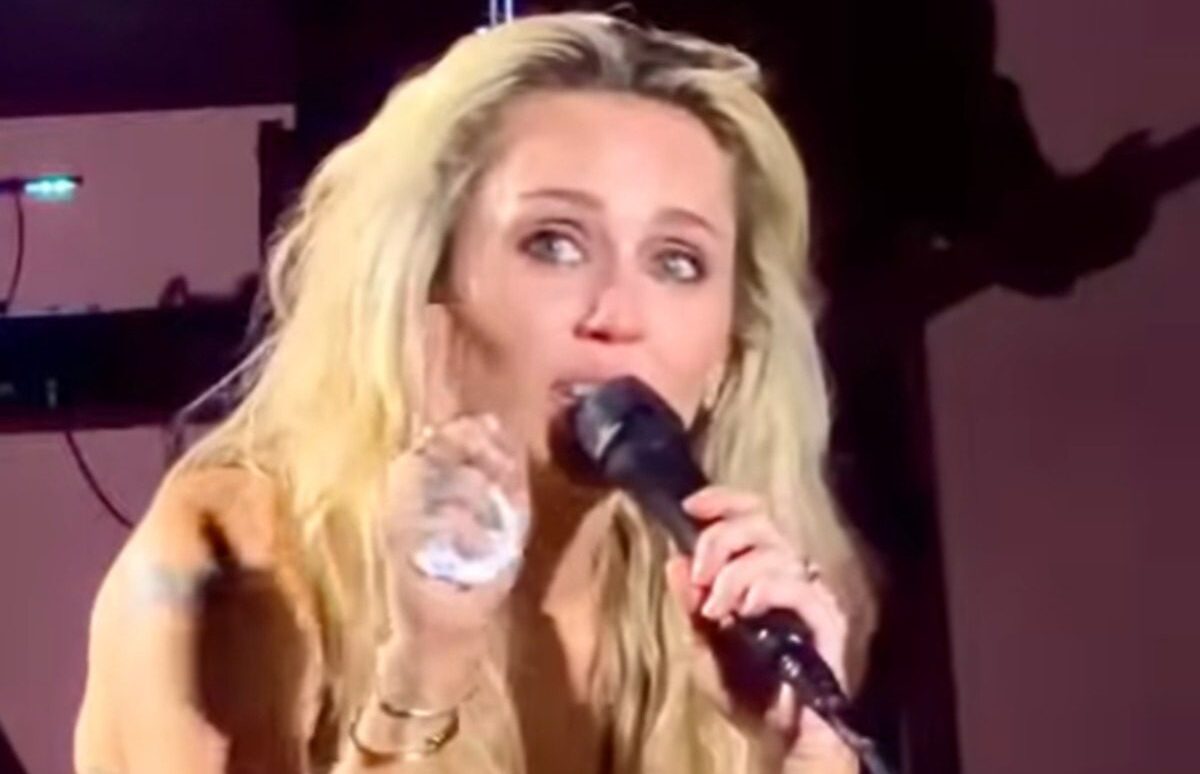 “This Memory Is Gold To Me” — Miley Cyrus Tears Up Remembering Dolly Parton At The Hollywood Bowl