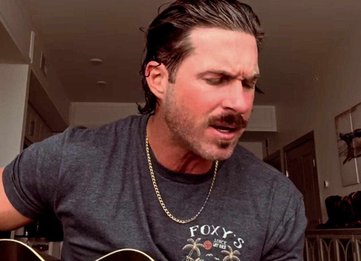 Riley Green Shares Acoustic Video Of “Change My Mind,” & It’s Even Better Than The Studio Cut