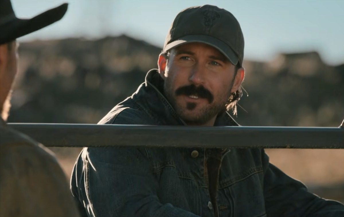 “I Am Proud Of Where I’m From” — Riley Green Clarifies Dig On His Home State Of Alabama During ‘Marshals’ Acting Debut